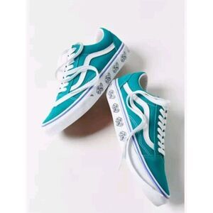 ⭐️Vans w/ turtle sole⭐️